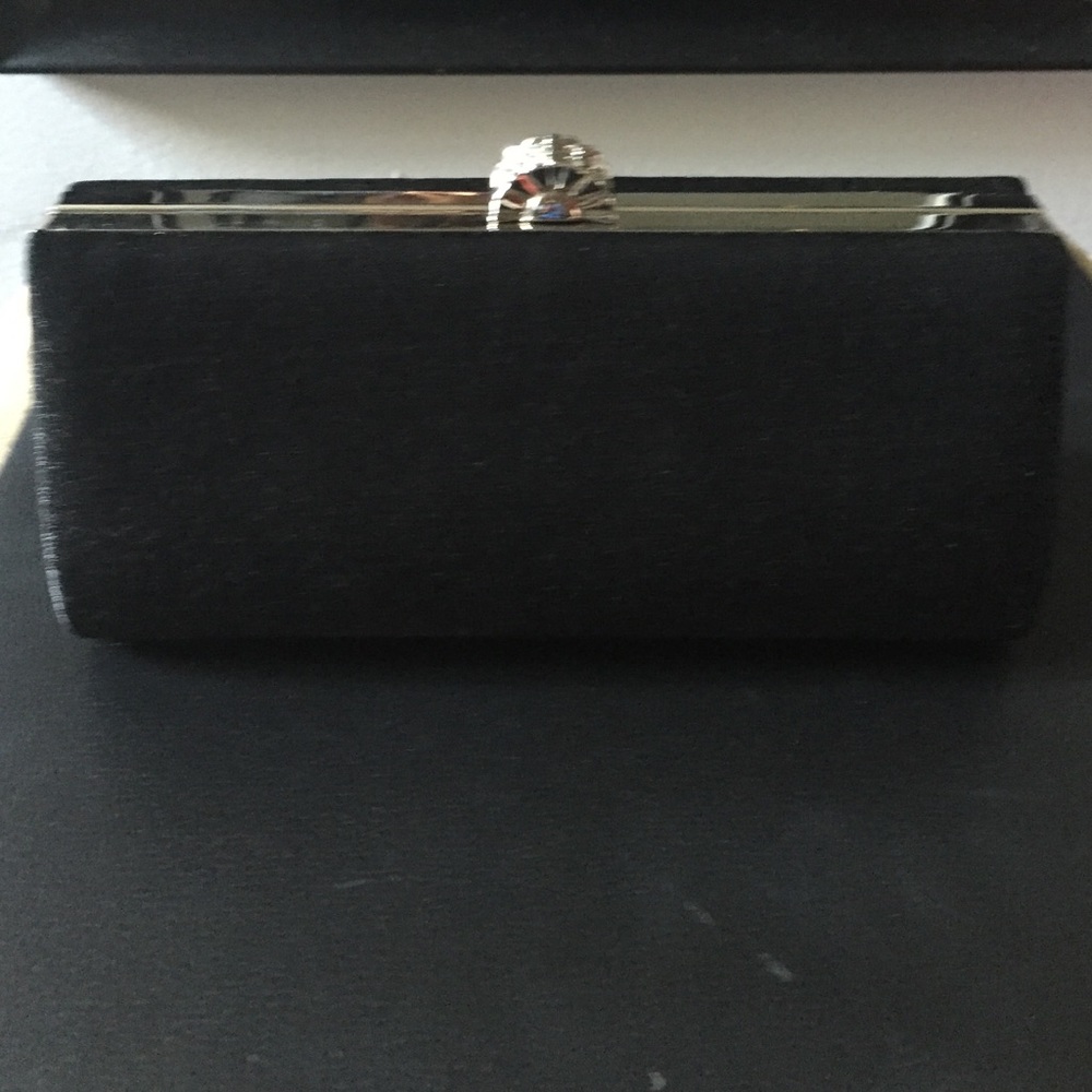 Black clutch